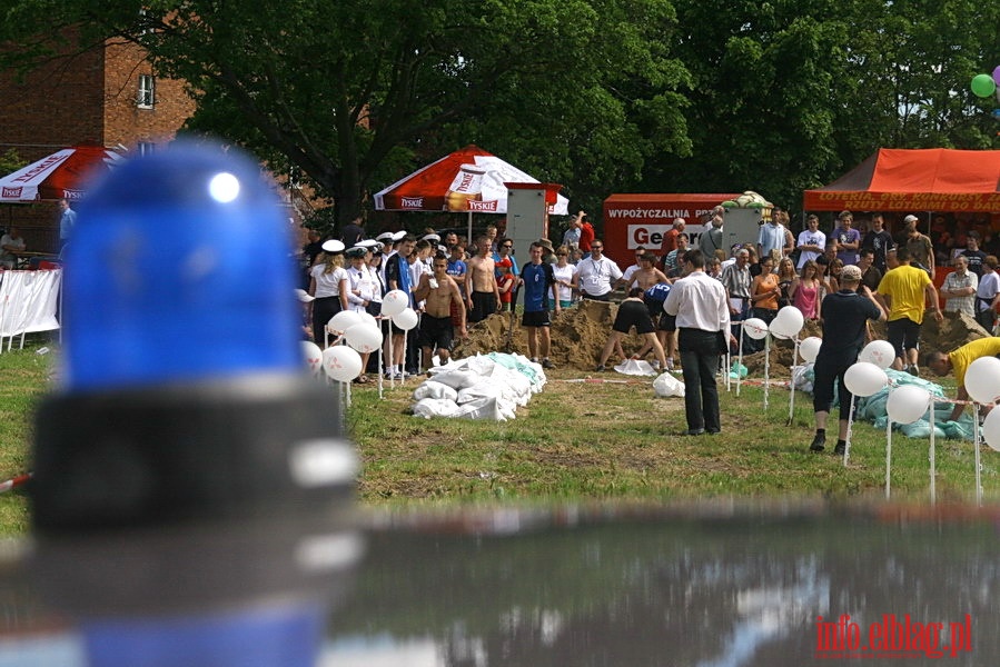 Mistrzostwa w ukadaniu waw przeciwpowodziowych Waowanie 2010, fot. 30