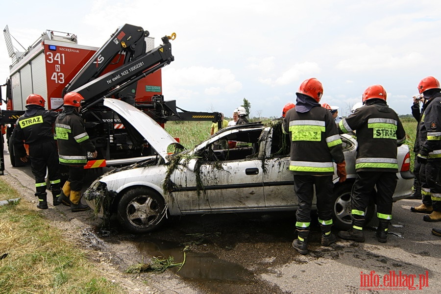 Kolizja na drodze Jegownik - Gronowo Elblskie - opel vectra w rowie, fot. 14