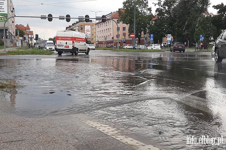 Ulewa nad Elblgiem. Wiele ulic znalazo si pod wod, fot. 12