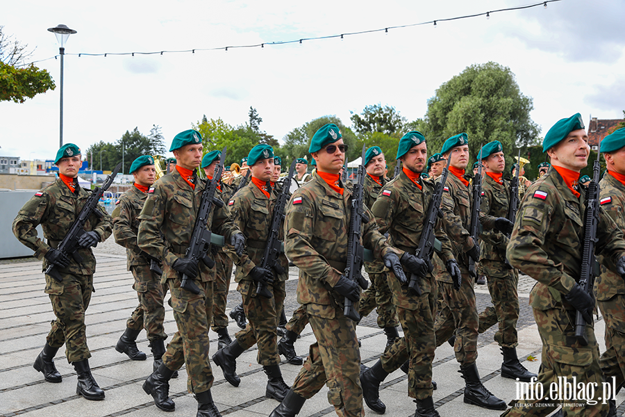 Dzi Odbya si Przysiga Wojskowa na Bulwarze Zygmunta Augusta , fot. 31