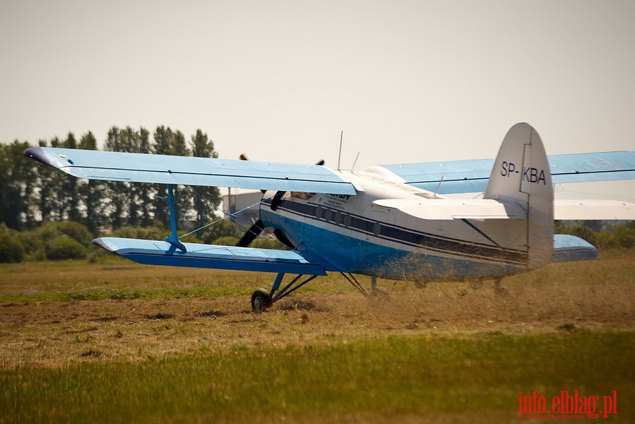 Lotniczy Festyn Rodzinny 2010 na elblskim lotnisku, fot. 25