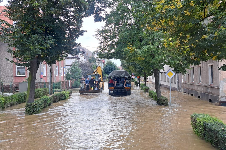 Braniewscy straacy podczas powodzi na poudni kraju, fot. 27