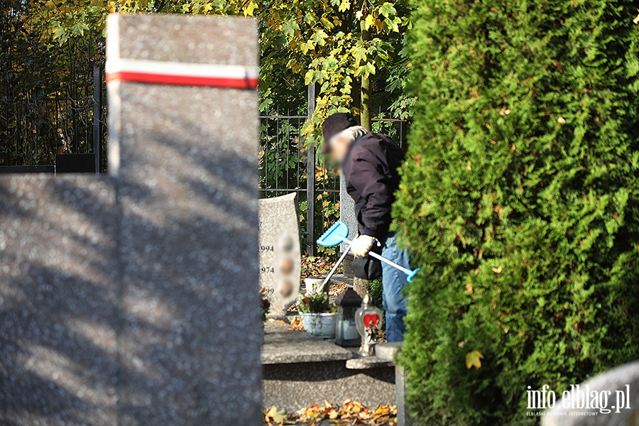 Przedwiteczne sprztanie grobw, fot. 2