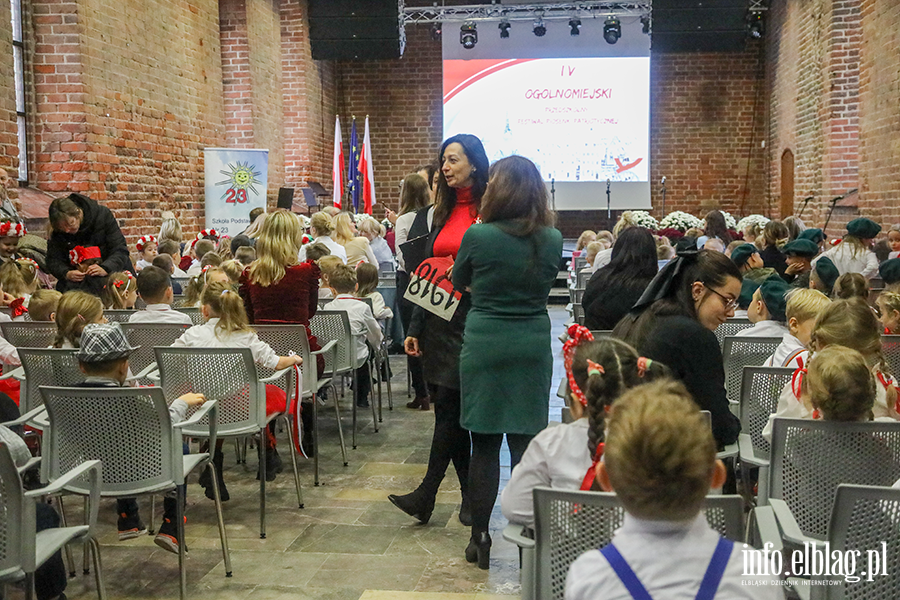 Przedszkolny Festiwal Piosenki Patriotycznej, fot. 1