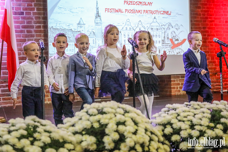 Przedszkolny Festiwal Piosenki Patriotycznej, fot. 15