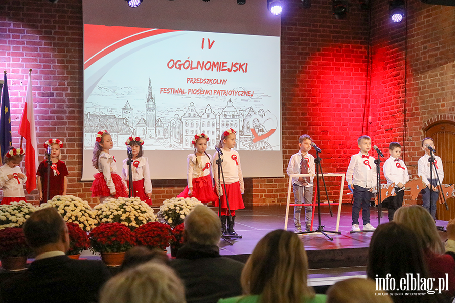 Przedszkolny Festiwal Piosenki Patriotycznej, fot. 33