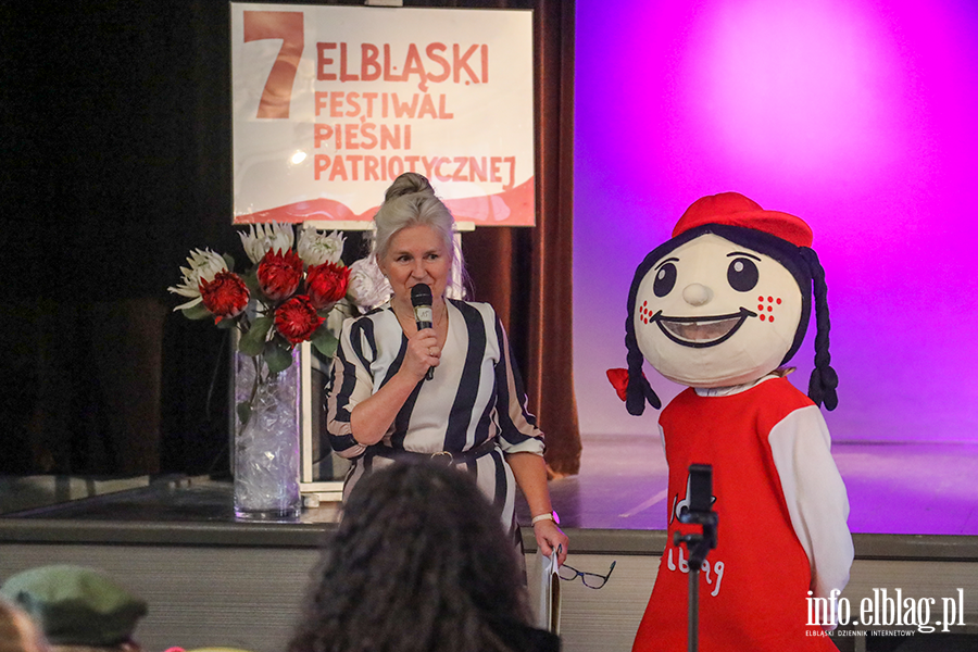 Elblski Festiwal Piosenki Patriotycznej w MDK, fot. 8