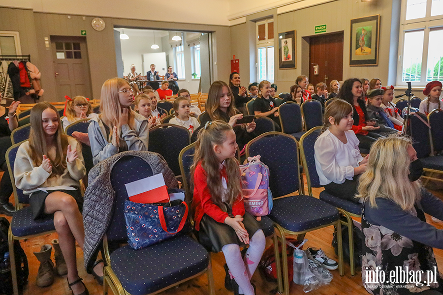 Elblski Festiwal Piosenki Patriotycznej w MDK, fot. 21