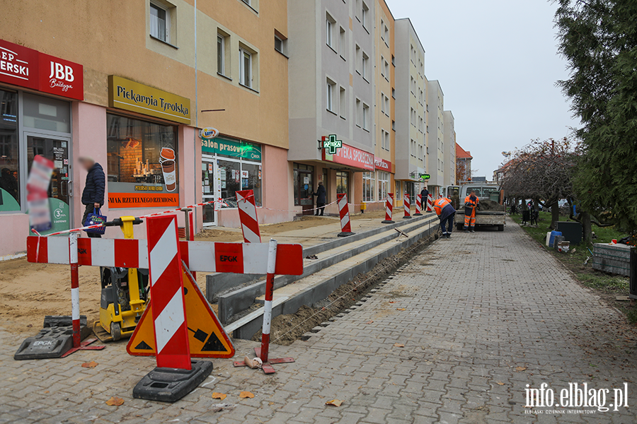 Chodnik na 1 Maja - 7 i 14 listopada, fot. 5