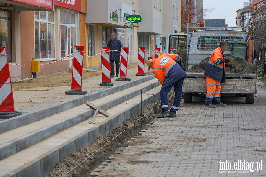 Chodnik na 1 Maja - 7 i 14 listopada, fot. 6