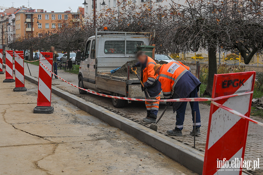 Chodnik na 1 Maja - 7 i 14 listopada, fot. 7