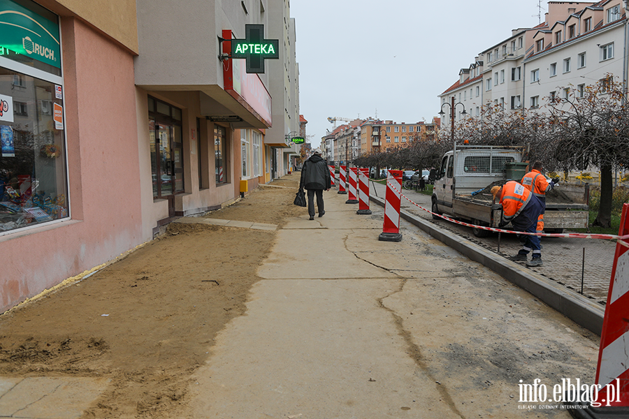 Chodnik na 1 Maja - 7 i 14 listopada, fot. 8