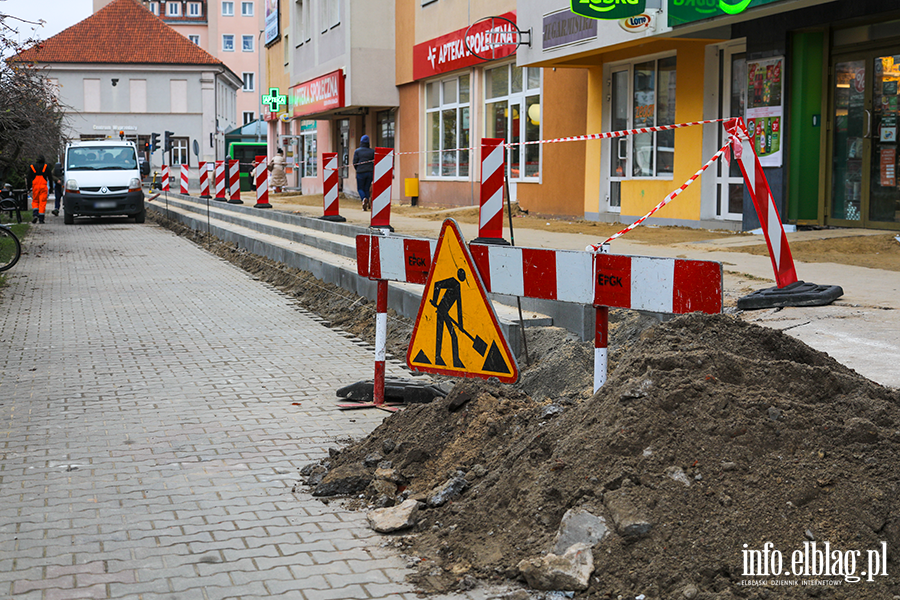 Chodnik na 1 Maja - 7 i 14 listopada, fot. 10