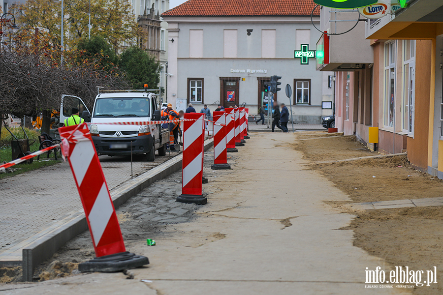 Chodnik na 1 Maja - 7 i 14 listopada, fot. 12