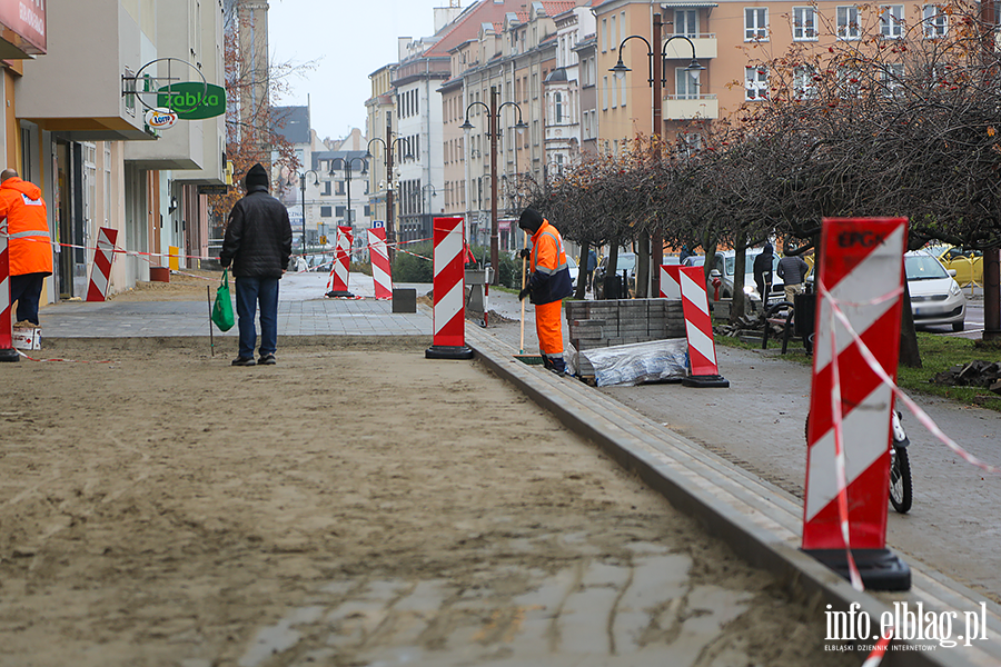 Chodnik na 1 Maja - 7 i 14 listopada, fot. 15