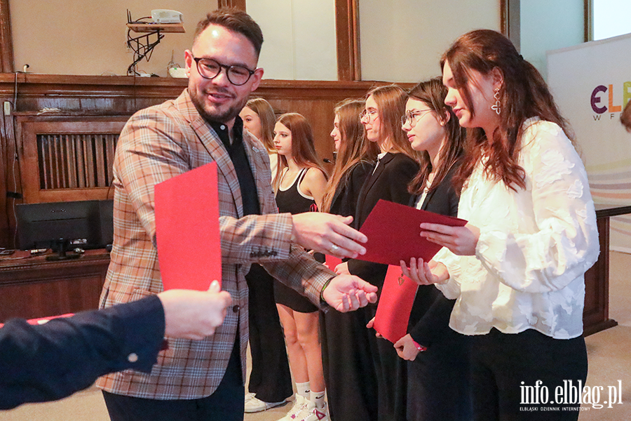 Stypendia na wyrwnanie szans edukacyjnych dla uczniw klas sidmych i smych, fot. 34