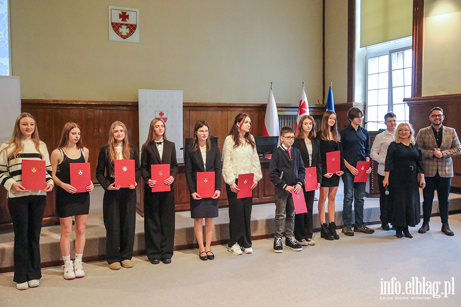 Stypendia na wyrwnanie szans edukacyjnych dla uczniw klas sidmych i smych, fot. 36