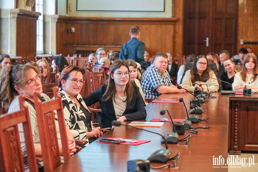 Stypendia na wyrwnanie szans edukacyjnych dla uczniw klas sidmych i smych, fot. 37