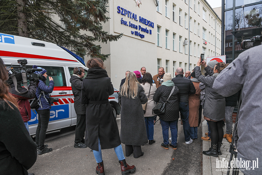 Przekazanie karetki sanitarnej Szpitalowi Miejskiemu w. Jana Pawa II w Elblgu, fot. 15