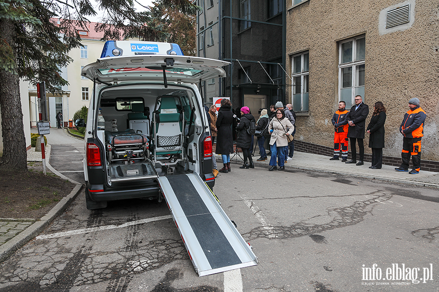 Przekazanie karetki sanitarnej Szpitalowi Miejskiemu w. Jana Pawa II w Elblgu, fot. 24