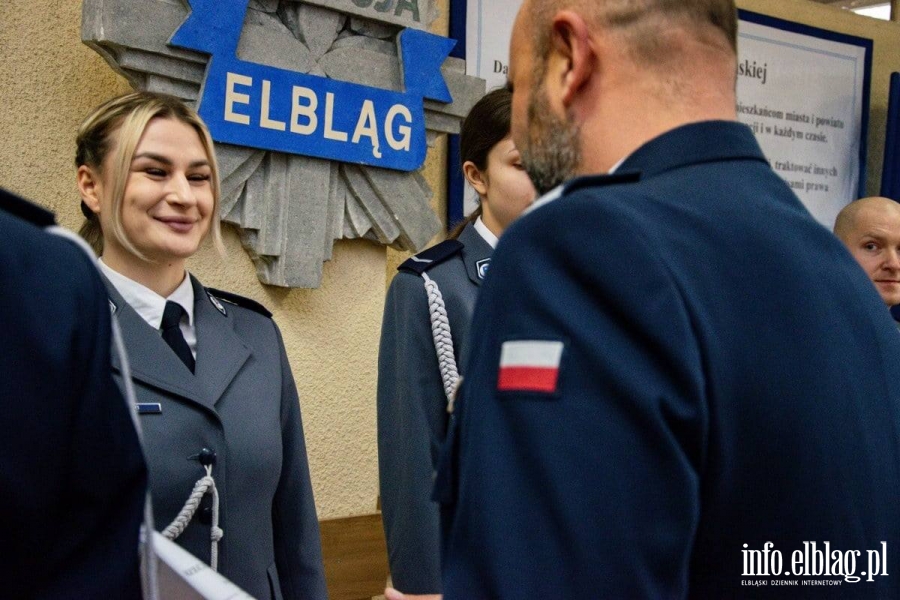 Uroczyste mianowanie elblskich policjantw na wysze stopnie subowe., fot. 5