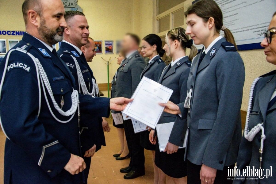 Uroczyste mianowanie elblskich policjantw na wysze stopnie subowe., fot. 7