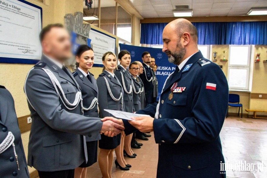 Uroczyste mianowanie elblskich policjantw na wysze stopnie subowe., fot. 12