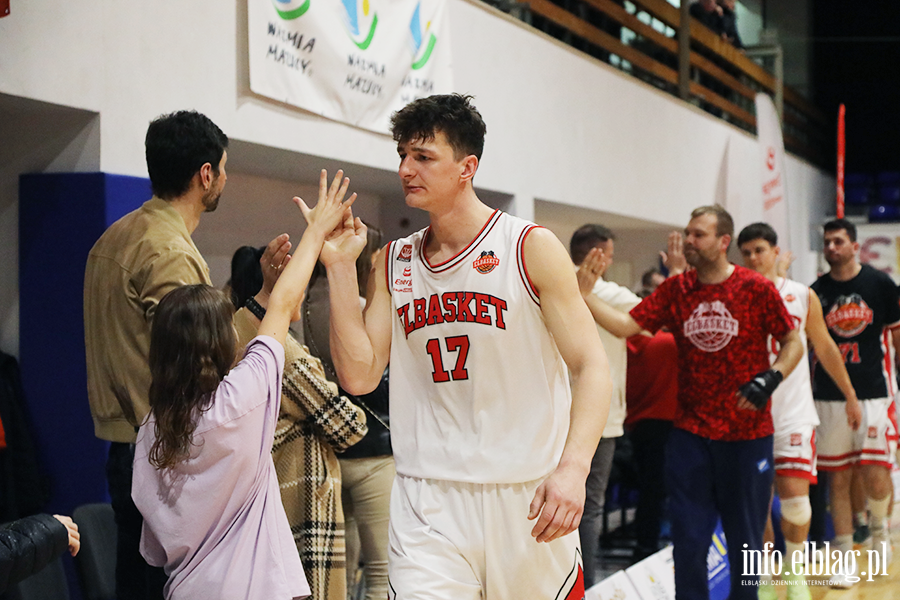 Elbasket walczy, ale play-off jeszcze nie teraz, fot. 70