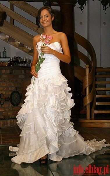Pokaz i prezentacja finalistek Bursztynowej Miss Polski 2010 w firmie Pujan, fot. 33
