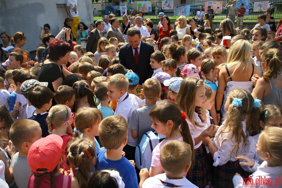 Oficjalne otwarcie w SP nr 21 pierwszego w Elblgu placu zabaw dla dzieci w ramach programu Radosna Szkoa, fot. 6