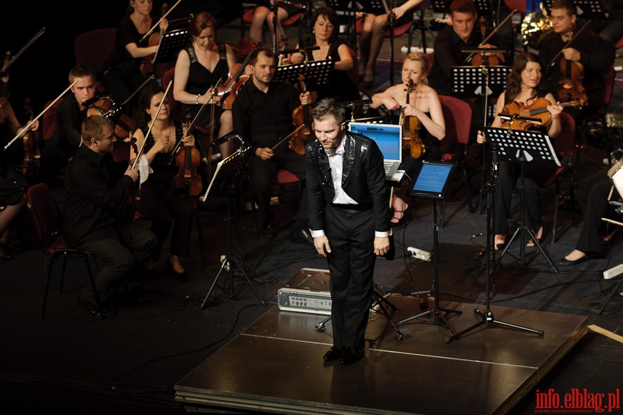 Show Muzyczne Adama Sztaby z Elblsk Orkiestr Kameraln w skadzie symfonicznym, fot. 27