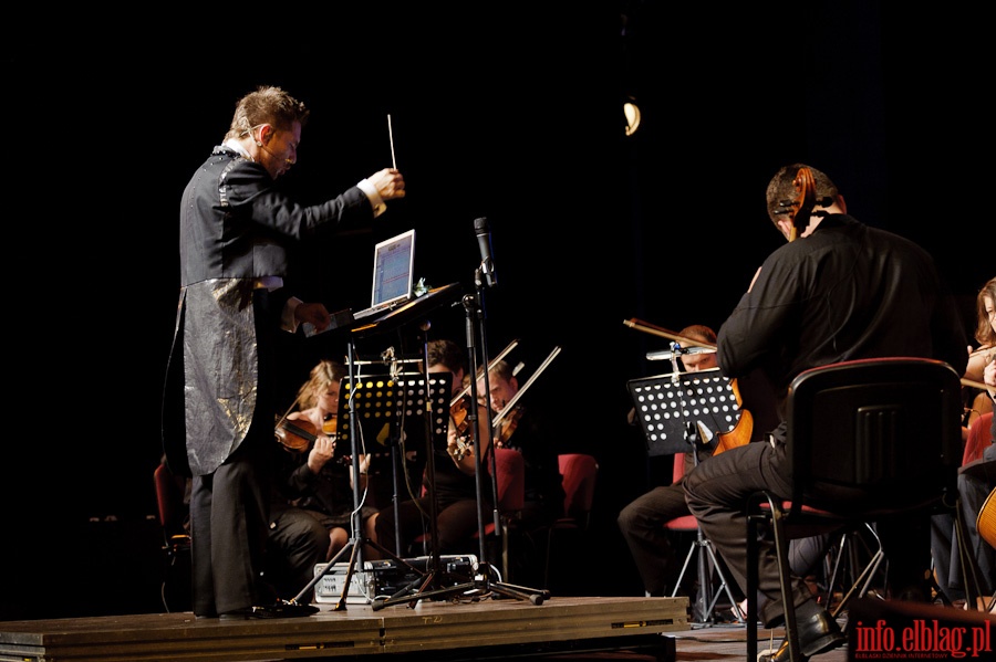 Show Muzyczne Adama Sztaby z Elblsk Orkiestr Kameraln w skadzie symfonicznym, fot. 36