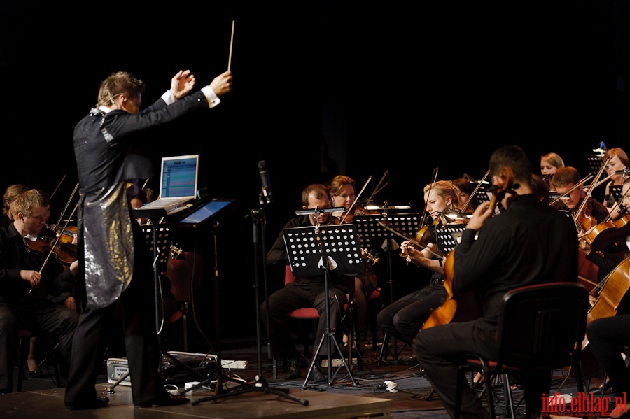 Show Muzyczne Adama Sztaby z Elblsk Orkiestr Kameraln w skadzie symfonicznym, fot. 43