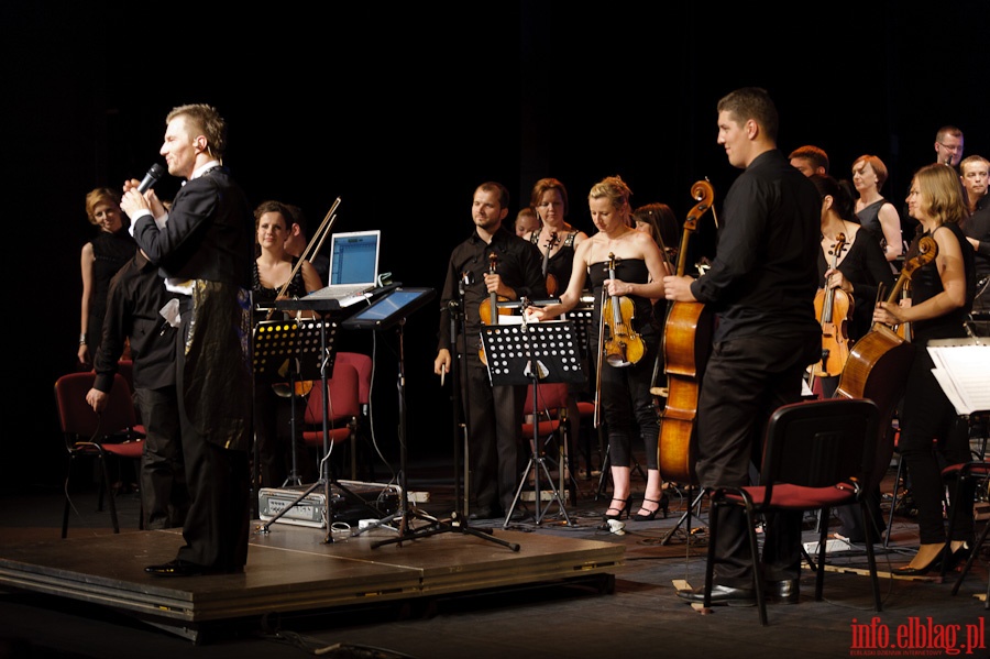 Show Muzyczne Adama Sztaby z Elblsk Orkiestr Kameraln w skadzie symfonicznym, fot. 44