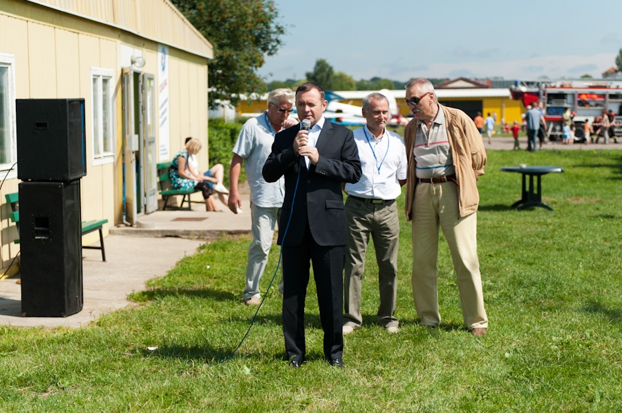 Lotniczy Festyn Rodzinny 2011 na terenie lotniska Aeroklubu Elblskiego, fot. 13