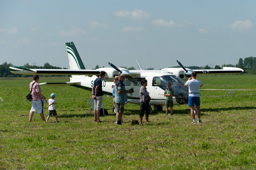 Lotniczy Festyn Rodzinny 2011 na terenie lotniska Aeroklubu Elblskiego, fot. 24