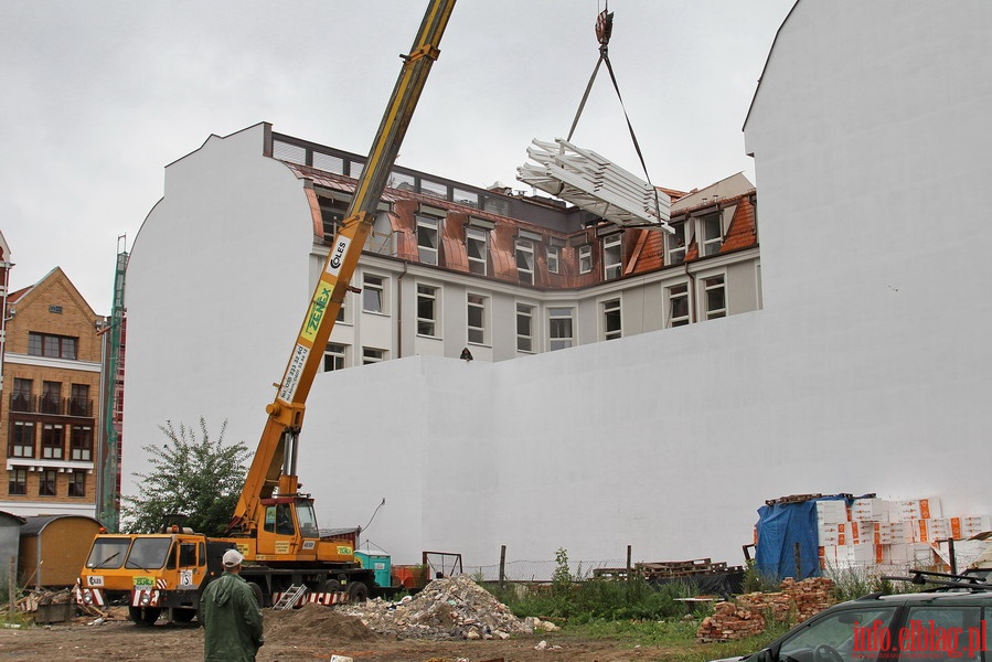 Budowa Hotelu ELBLG na Starym Miecie - monta konstrukcji dachu nad dziedzicem, fot. 20