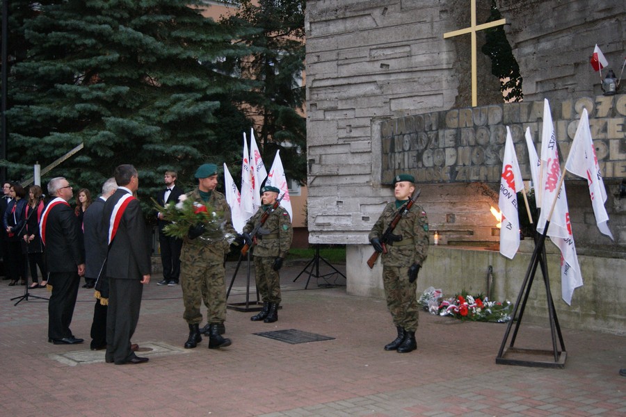 Obchody Solidarnoci przed Pomnikiem Ofiar Grudnia 1970, fot. 11