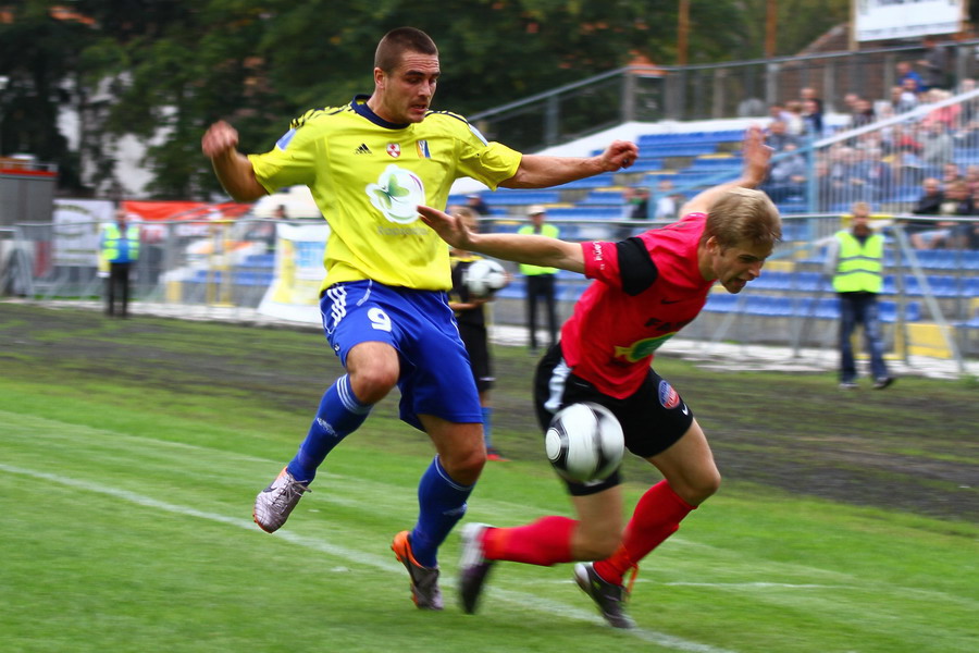 Mecz 8 kolejki I ligi: Olimpia Elblg - Warta Pozna 0-2, fot. 22