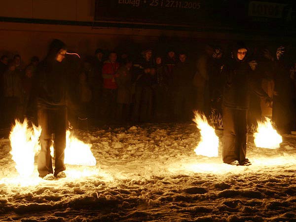 Tancerze ognia i pokaz grup ratownictwa, fot. 24