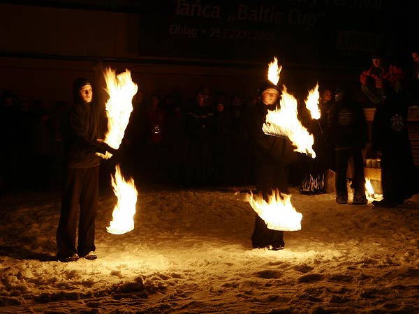 Tancerze ognia i pokaz grup ratownictwa, fot. 26