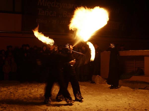 Tancerze ognia i pokaz grup ratownictwa, fot. 29