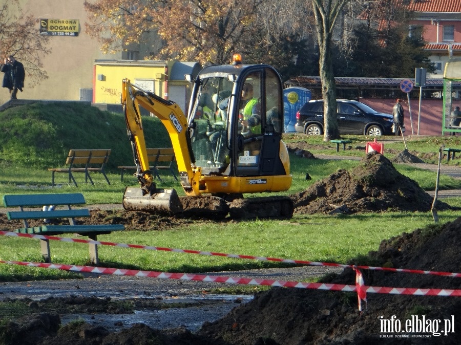 Zieleniec na ul. Mickiewicza - monta owietlenia i monitoringu, fot. 14