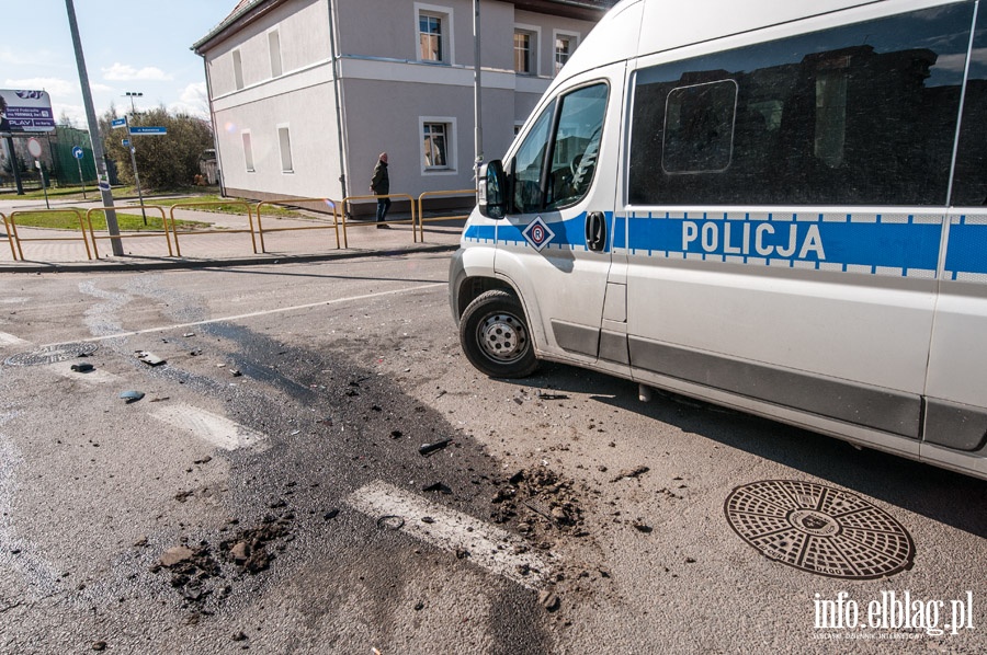 Kolizja dwch samochodw na rogu Brzeskiej i Robotniczej, fot. 10