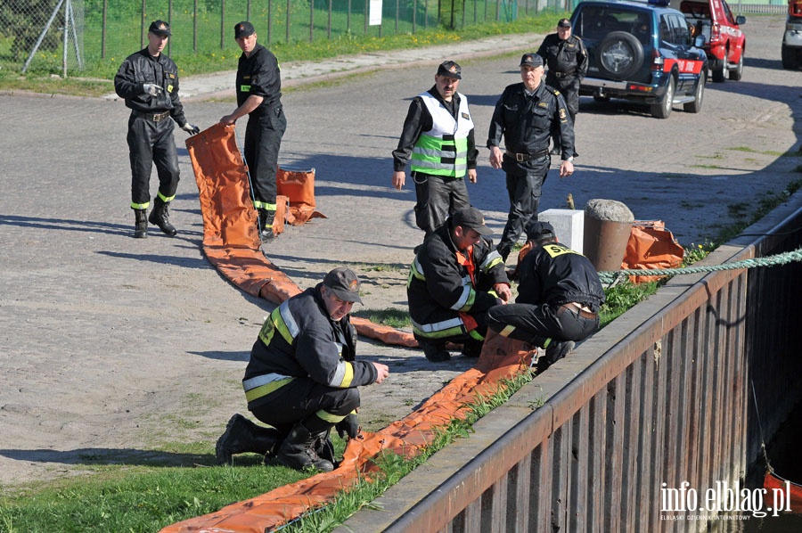 PLAMA OLEJU NA RZECE ELBLG, fot. 8