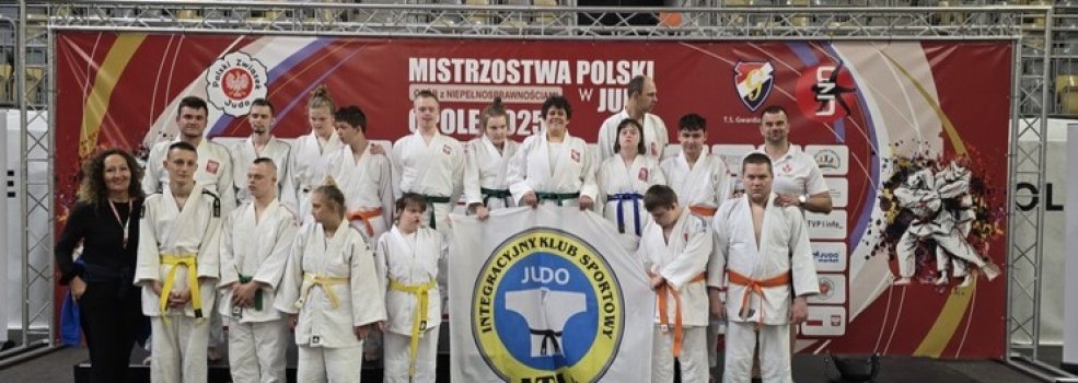Wrcili z medalami z Mistrzostw Polski Osb z Niepenosprawnociami w Judo