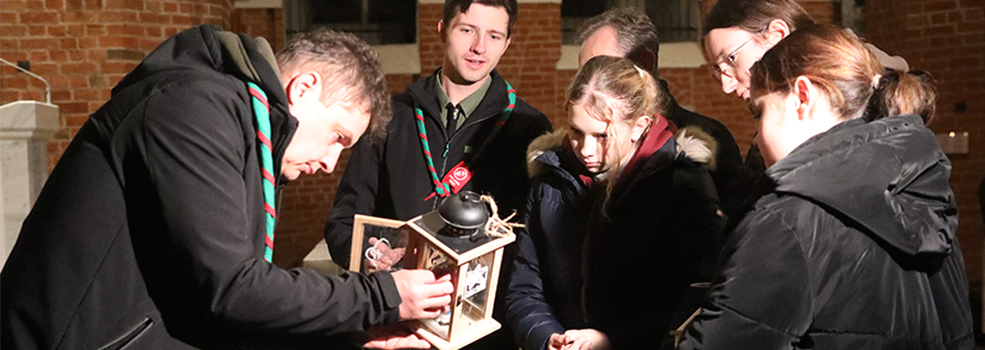 Betlejemskie �wiat�o Pokoju dotar�o do Elbl�ga - zobacz zdj�cia 