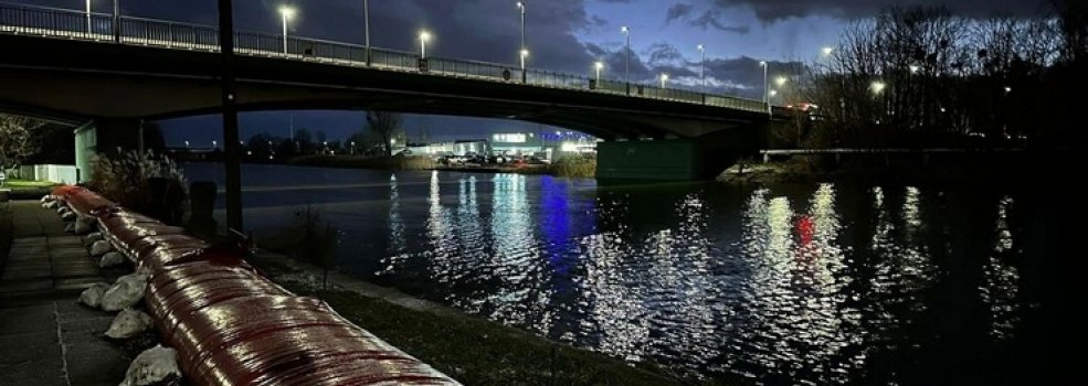 Odcinek Bulwaru Zygmunta Augusta zamkni�ty do odwo�ania!