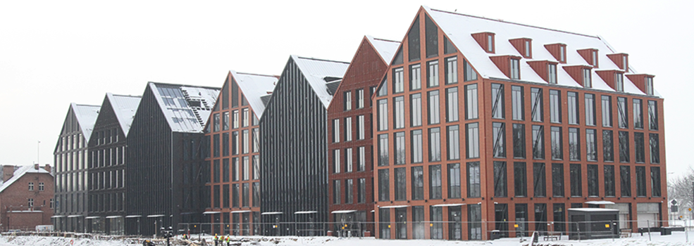 Wybudowano biurowiec za 100 mln z�. Powsta�a potrzeba dodatkowy �rodk�w