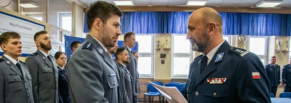 Elbl�g: Wr�czenia akt�w mianowania na wy�sze stopnie s�u�bowe